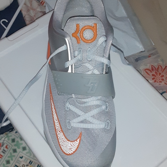 Shoes - Picture 2 of 2